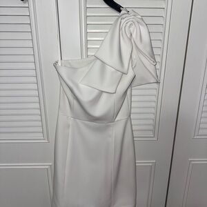 Gianni Bini White One-Shoulder Dress with Sculpted Bow